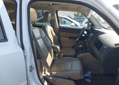 2013 Jeep Patriot Limited z USA, uszkodzony, nr VIN 1C4NJRCB7DD231853